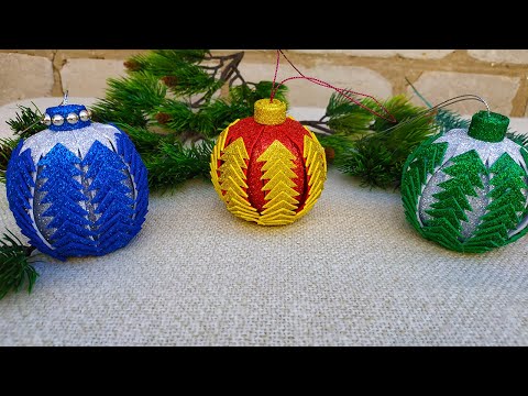 Vidéo: Nous fabriquons des jouets pour arbres de Noël à partir de foamiran de nos propres mains