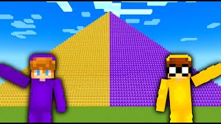 Playing a LUCKY BLOCK PYRAMID RACE In Minecraft!