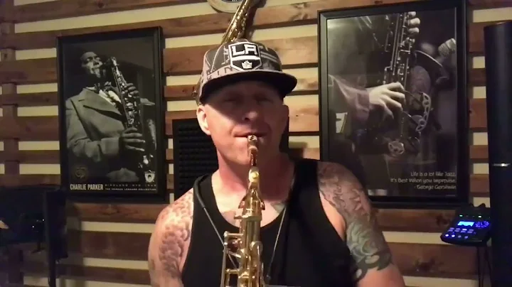 O Saxofonista Americano  - Matt Lee usando sua Boq...