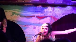 Hands Off Gretel “Kiss Me Girl” live at Shacklewell Arms, London 05/07/2019