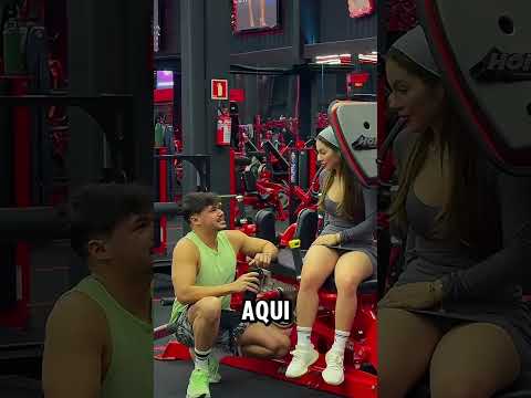 Tomei água na garrafa dela