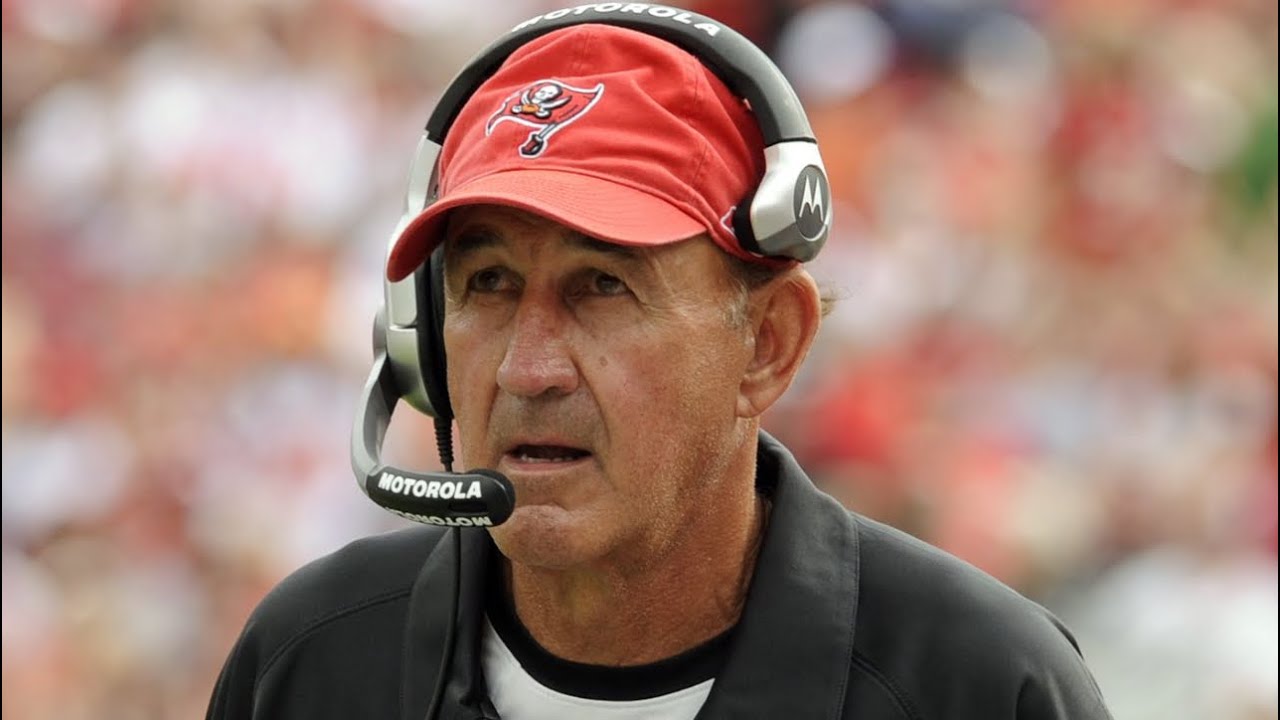 Sports News: Bucs DC legend dies at 84, Klopp rejects the USMNT coach offer, and much more!!