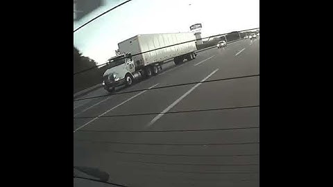 Caminhao bate em varios carros causando engavetamento!