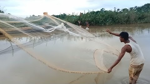 Unbelievable Cast Net Fishing - Fisherman vs River Catch Netting (part _52)
