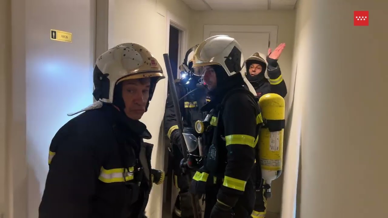 Incendio nave de fabricación de lentes de contacto en Majadahonda.