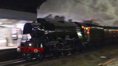 60103 Flying Scotsman flies through Durham at full speed! | The Festive Flying Scotsman | 14/12/25