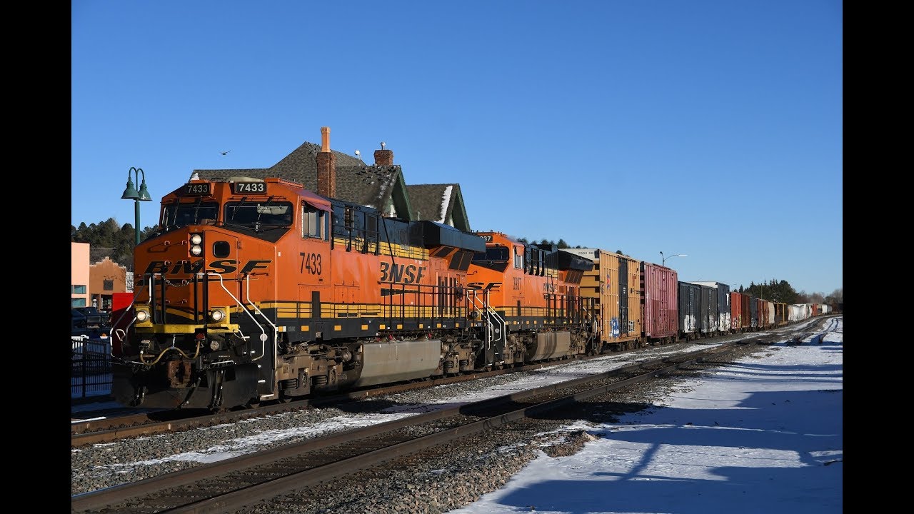 Freight train Madness in Flagstaff, Arizona - YouTube