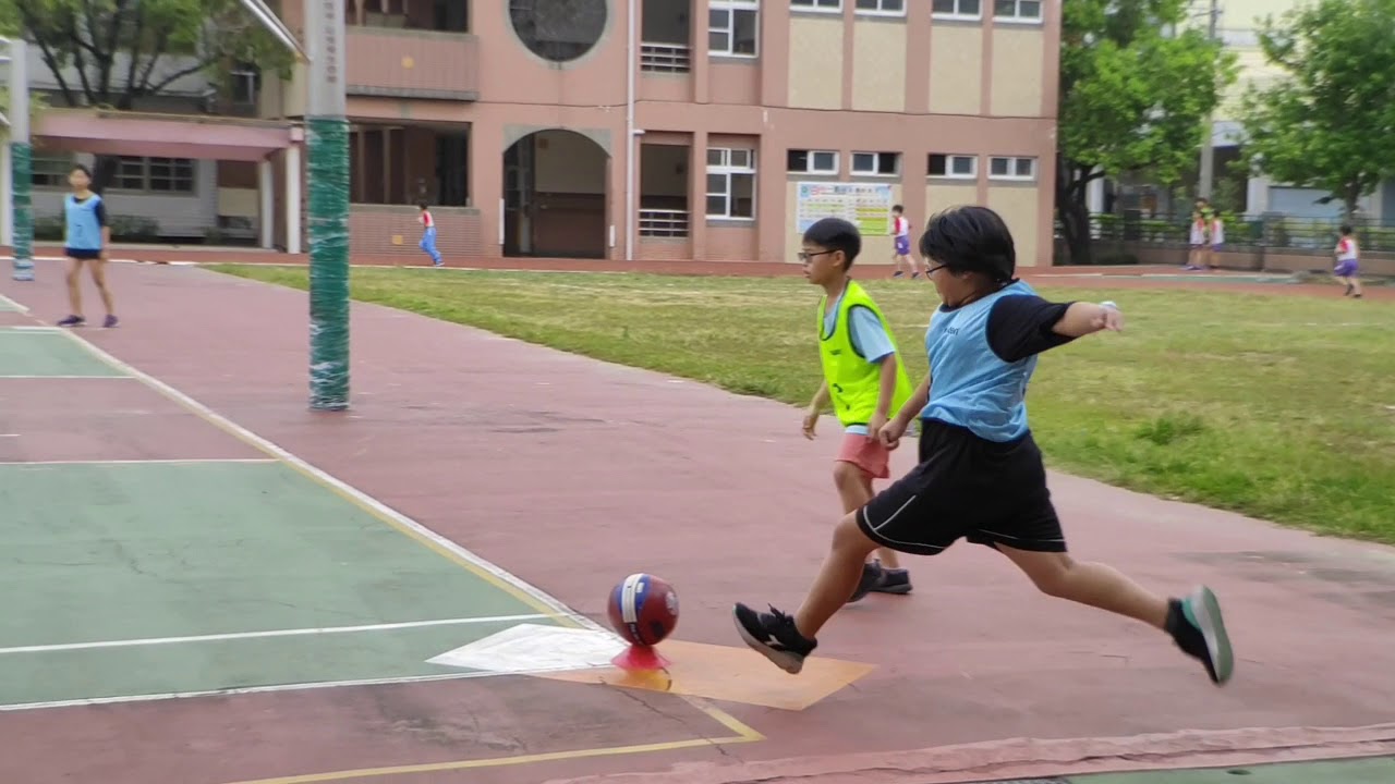 足壘球五甲對五丁