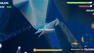 How to kill a mega penguin in Hungry Shark Evolution (2020) (Titanic World) screenshot 3