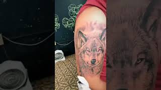 Tatuaje Lobo realista by Carlos tattoo