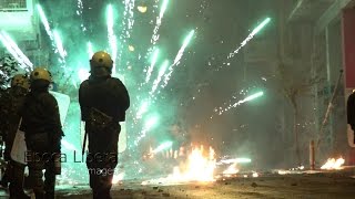 Greece: Cops in flames on anniversary of teen boy Grigoropoulos police shooting Resimi