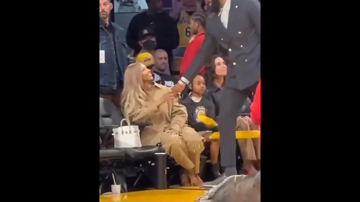 Savannah wasn't trying to do the handshake with LeBron 😂 (via 1DanielleHolmes/TW)  #shorts - DayDayNews