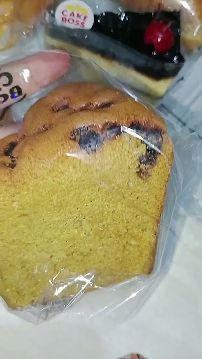 various breads at the cake boss bakery #bakery_cake_pastry #chesscake #croissant #hokaido #bread