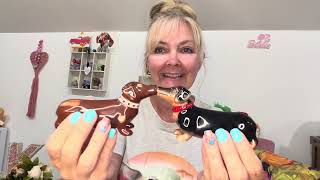 Sharing what’s #new2me
Hi friends! Thank you for joining me for this #new2me
I hope y’all enjoy!
#flowers
#ross
#candleholder
#flowergarden
#dachshund
#saltandpepper shakers Sharing what’s #new2me