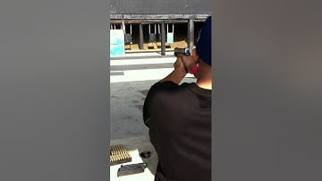 Smith & Wesson Sigma SW40VE / Shooting at The Gun Range