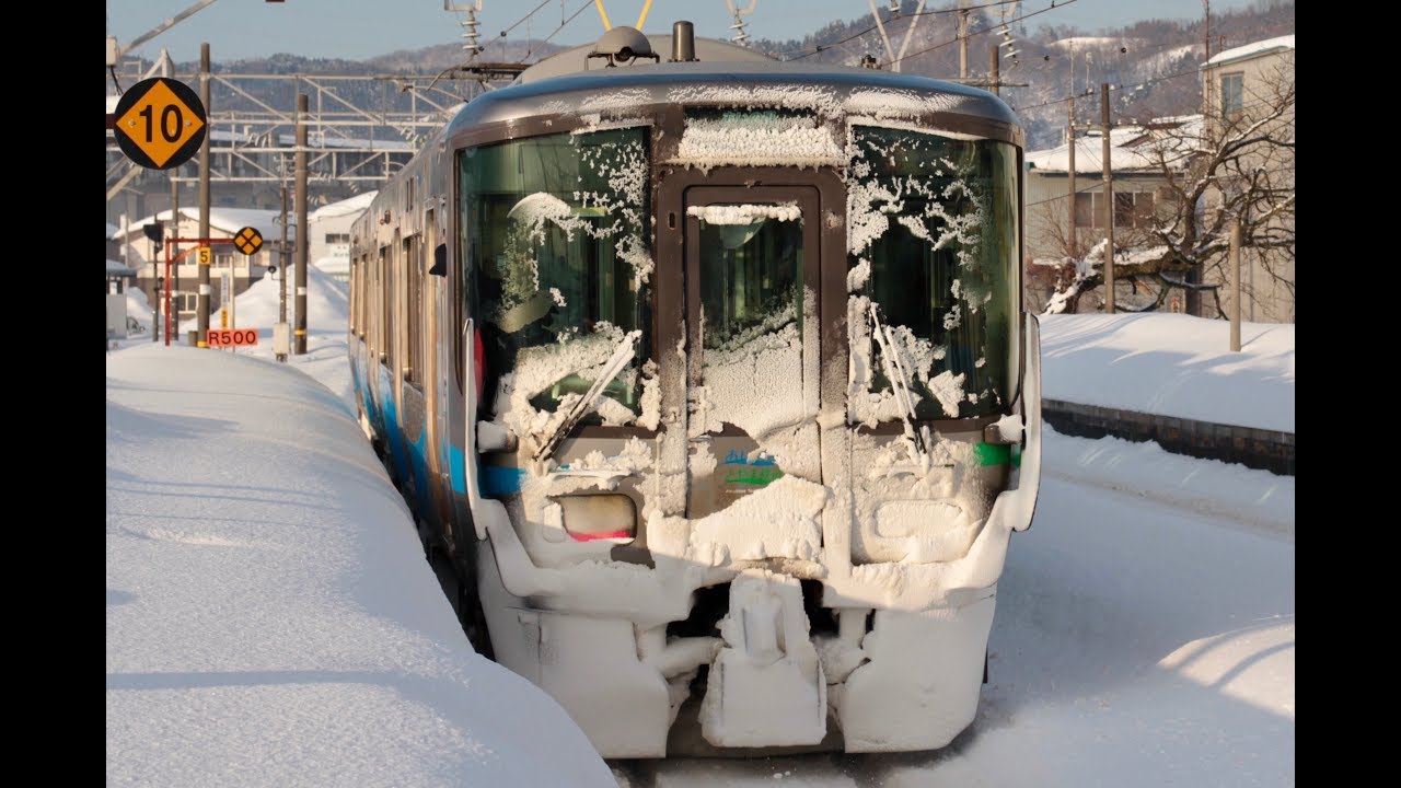 Ainokaze Toyama & Ishikawa Railways 521系 on winter - YouTube