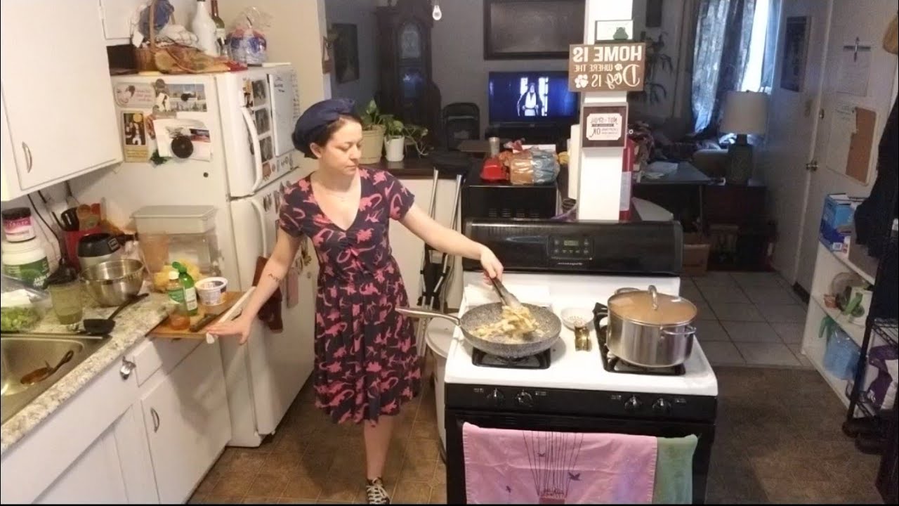 COOKING IN THE KITCHEN! - YouTube
