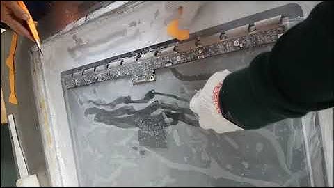 Broken LCD screen freezing separation method