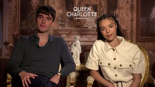 Protagonistas de Queen Charlotte nos cuentan cómo fue grabar la serie de Netflix