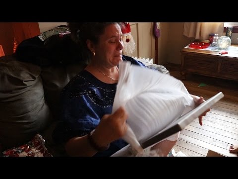 MY MOMMA CRIED !!! CHRISTMAS WITH MY FAMILY !! (VLOG #115)