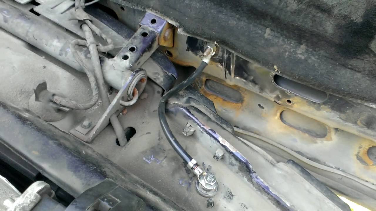 БМВ Е34 Установка перемычки соединения капота с массой BMW E34 - YouTube