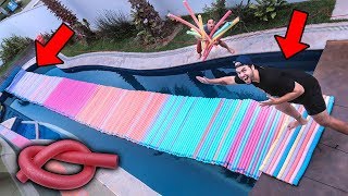 FIZ UMA PONTE COM 500 BOIAS DE MACARRÃO E ANDEI EM CIMA !! (ATRAVESSEI A PISCINA)