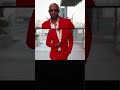       مستعد تلبس بدلة حمراء