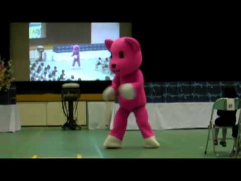 モモの花、スリラーのダンスで入場！