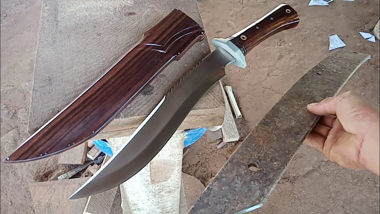 Keren dari baja per bekas dan berkarat....menjadi pisau besar yang sangat tajam