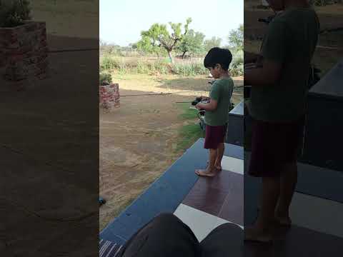 "छोटे से ब्लॉगर का एक प्यारा सा दिन! 😍✨ #CuteKid #DailyVlog"