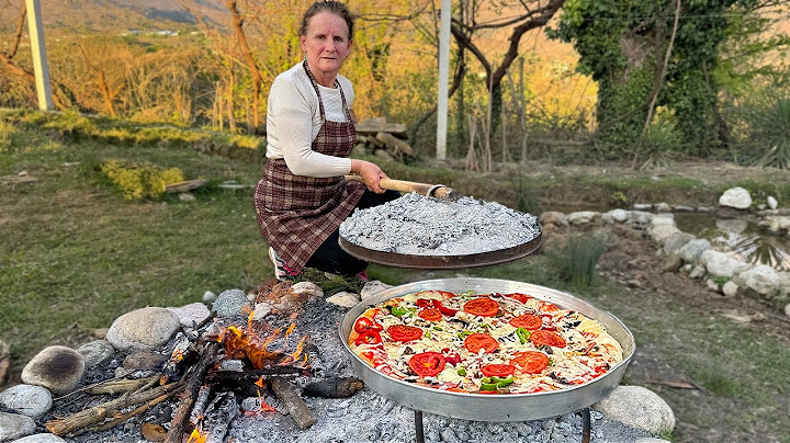 Traditional Albanian Pizza vs Modern Pizza – Which Tastes Better?! 🍕⚔️🔥