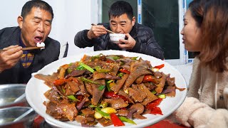 【超小厨】重口味福利！5斤牛舌做四川版“辣炒牛舌”，下雨天来点火气！火辣辣的菊花疼！