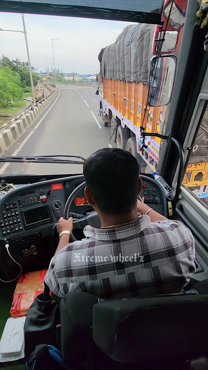 VOLVO Bus shocking overtake😲 Overtaking trucks in extreme left lane🙌#shorts #volvo #youtube #driving