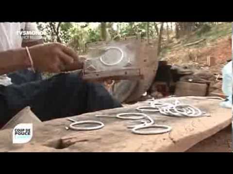 Vidéo: PeaceBOMB: Des Bombes Aux Bracelets - Réseau Matador