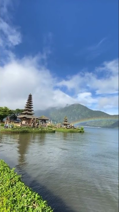 Status WA Pelangi di Danau Bedugul Bali Indonesia