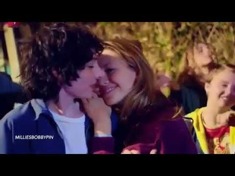 Mistura Dos Clipes Millie Ve O Finn Beijando Outra Ficticio