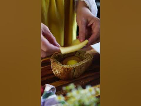 Яичница в хлебе | Горячий завтрак в булке хлеба - YouTube