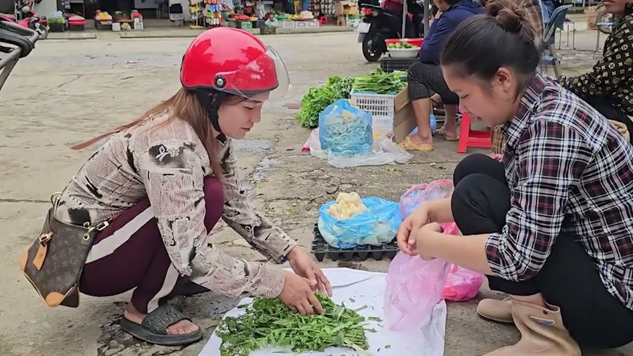 Single Mom Builds a Small House for a Puppy | Banana Flower Harvest & an Unexpected Reunion