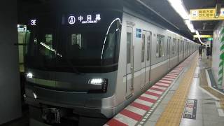 神谷町駅　東京メトロ日比谷線13000系　発車