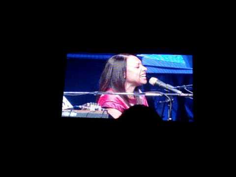 Stevie Wonder Introduces Shelea Frazier (Part 1) (...