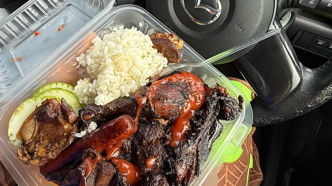 Eating Samoan BBQ from a store on the side of the road 🍗