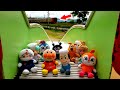 アンパンマン!おもちゃ アニメ☆電車が見える公園でかくれんぼ♡みんな、どこにいるのかな? Hide and Seek in the park 【かくれんぼシリーズ】