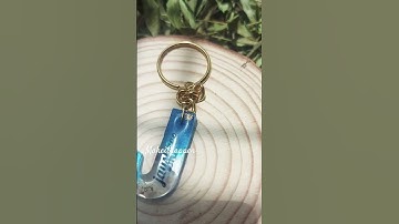 HOW TO MAKE RESIN ALPHABET LETTER KEYCHAINS? #shorts #resin #resincrafts #diy #resinkeychain #epoxy