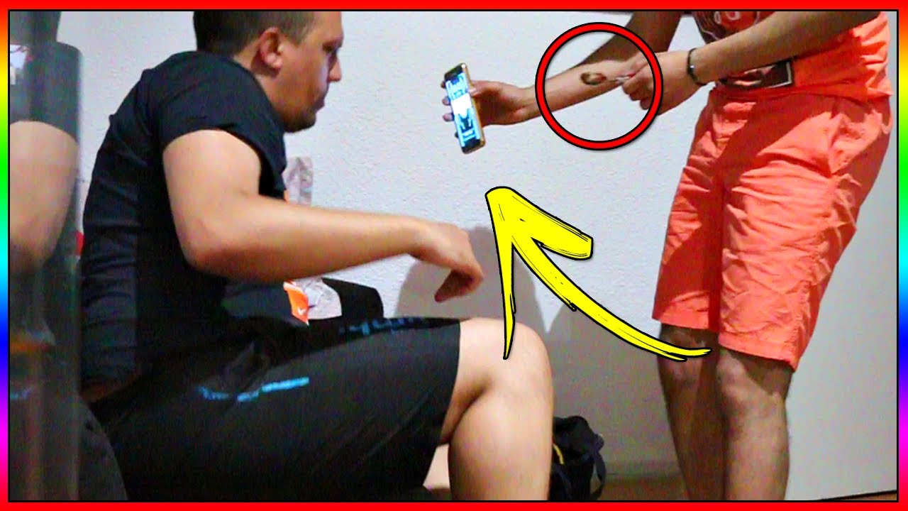 THEKAIRI78 CROIT QUE JE LUI FAIS CASSER SON RAMADAN PENDANT QU'IL DORT - IL MANGE DU NUTELLA