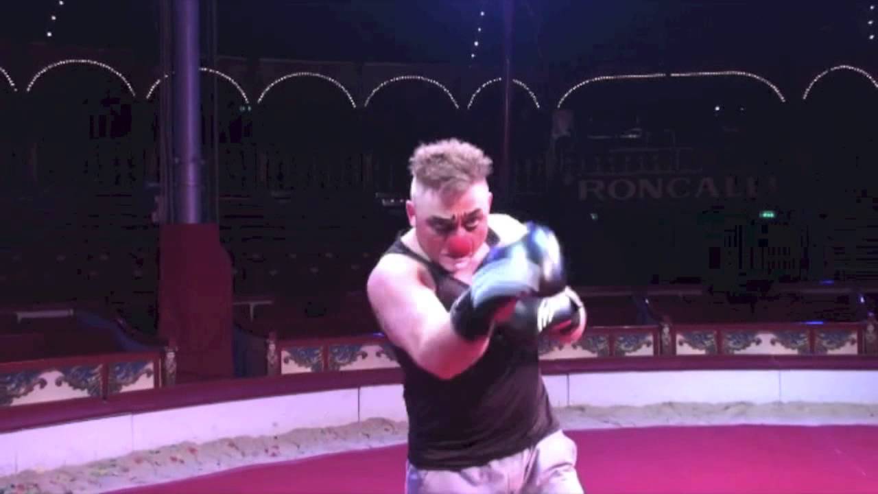 Roncalli's Royal Clown Company: WORKING OUT !