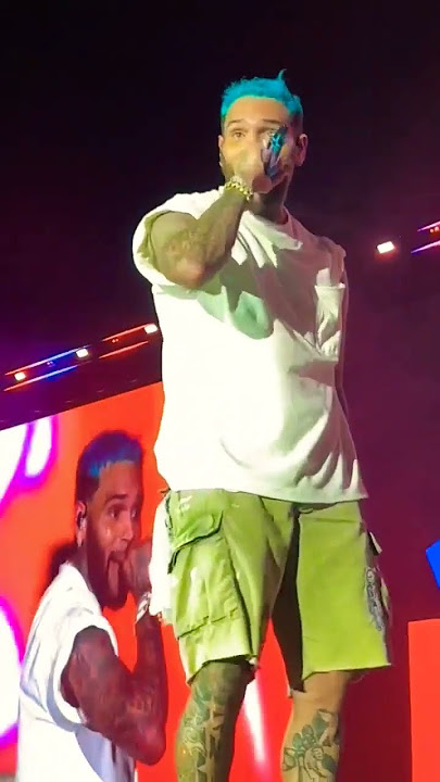 Chris Brown - Freaky Friday live 🔥
