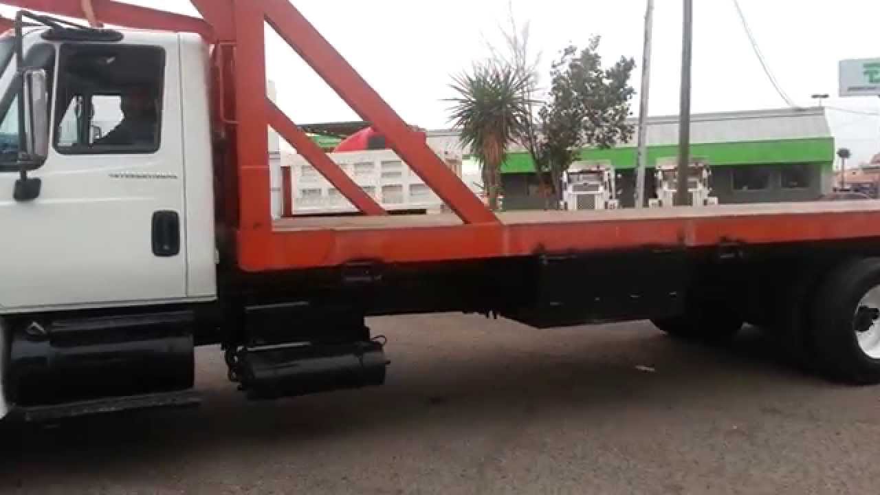 Tractocamion en Venta INTERNATIONAL Torton con Plataforma 2006 www.DERECHATRUCKS.com