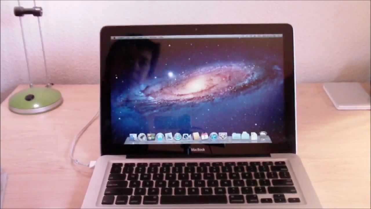 MacBook 2008 Late Aluminum (DVDドライブ不備あり)