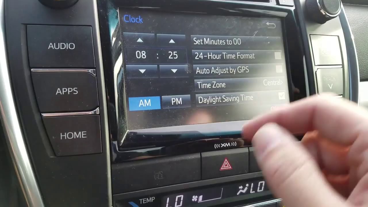 2016 Toyota Camry Setting the Clock