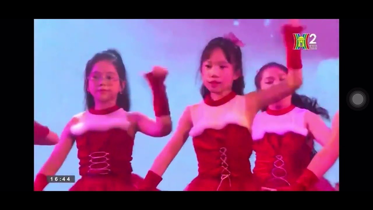 Tống Phương Linh Vỗ tay 2025